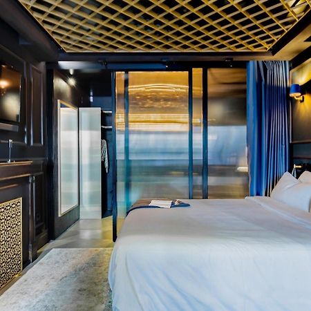 Suite Shibari By Justine Apartments Sobria Elegante Y Pecaminosa Apartamento Turistico En Madrid Rio Εξωτερικό φωτογραφία